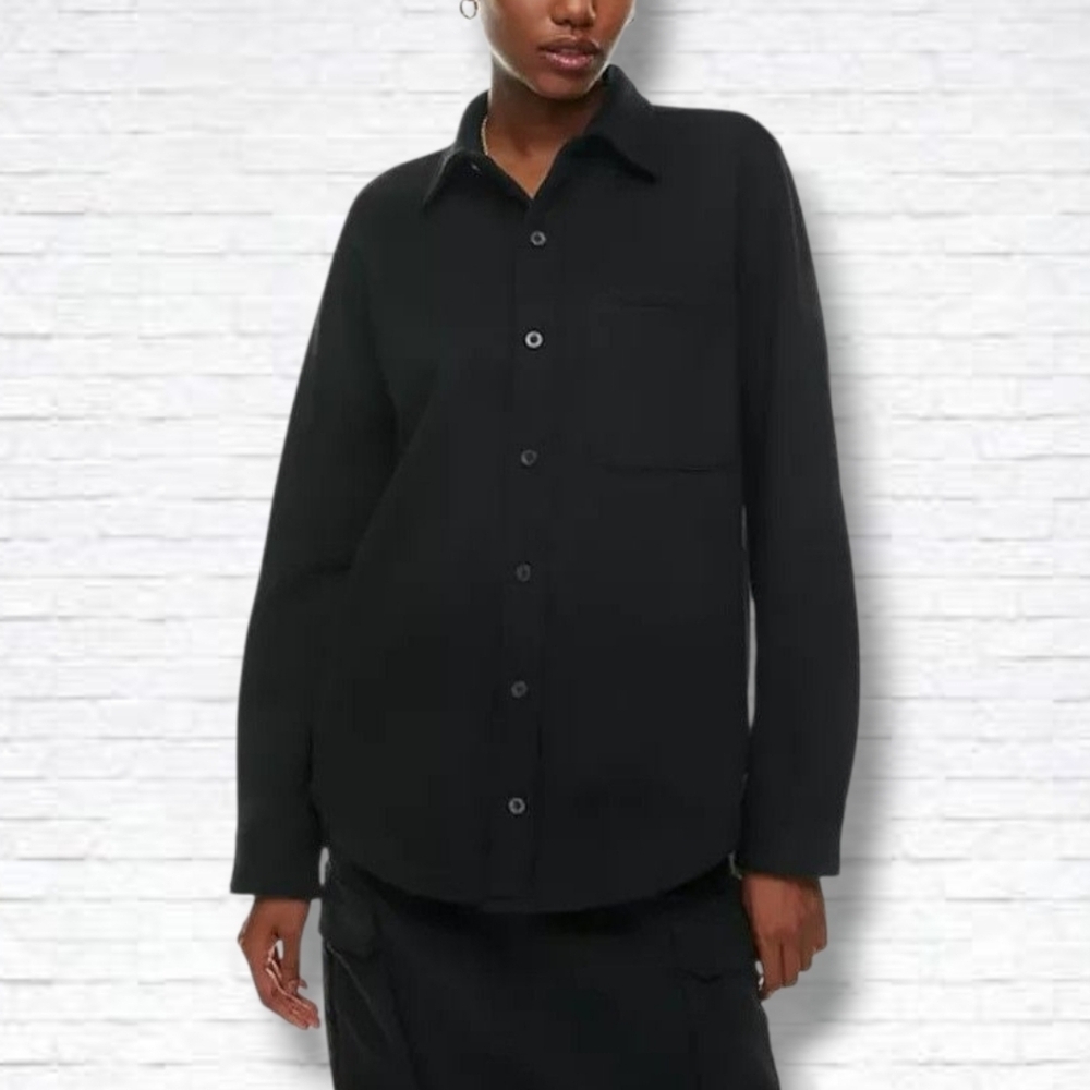 Aritzia TNA Cozy Fleece Boyfriend Black Button Down Shacket Jacket Size S